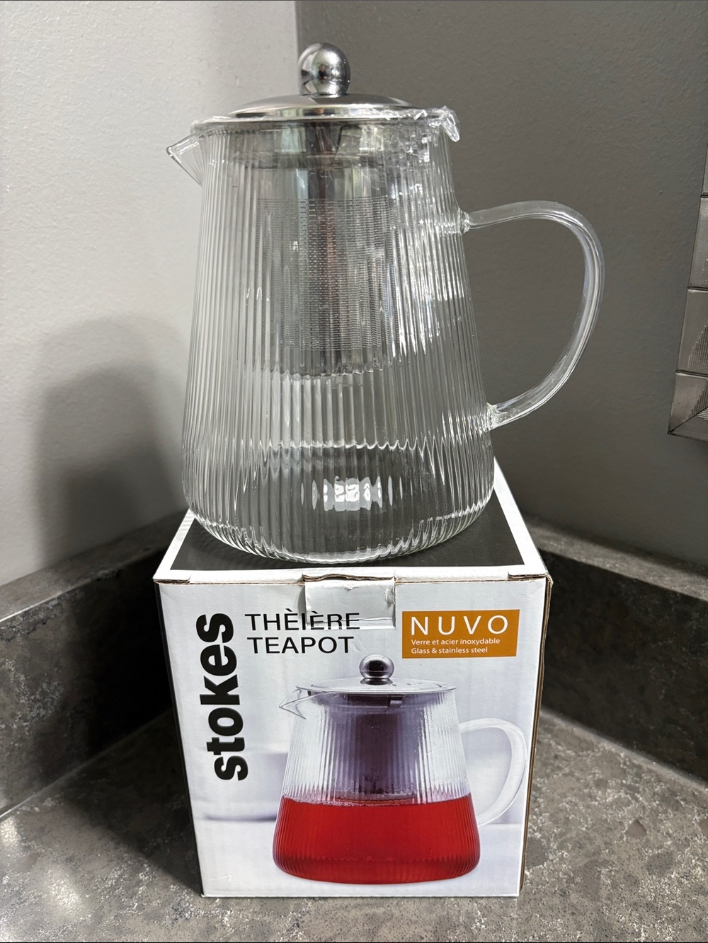 Nuvo Clear Glass Tea Pot with Stainless Steel Infuser - Clear